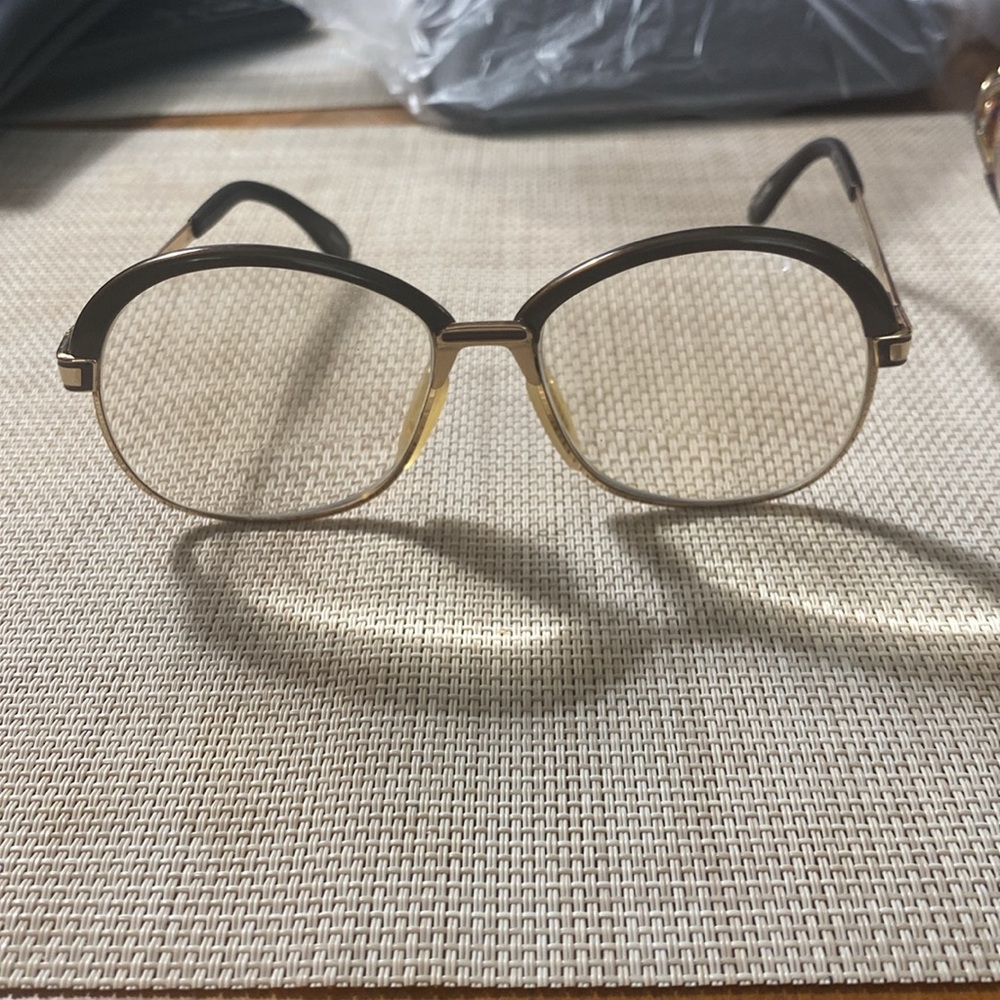 Self-Portrait Classic Brown and Gold Glasses